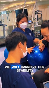 Therapists Strength & Stimulate: Exercises for improving sitting balance and trunk control. Physical Therapist Boss, explains with patient Karen, C5-C4 SCI, how sitting balance isn’t just about your posture, but improving your trunk control which in turn supports the development of your mobility. #sciexercises #trunkcontrol #spinalcordinjuryrecovery | Epidural Stimulation Now | Facebook