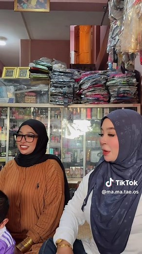 Bahut Pyar Karte Hai - Female Version - Anuradha Paudwal ပါဝင်သည့် Ma Ma Tae Os (@ma.ma.tae.os) ၏ ဗီဒီယိုများ