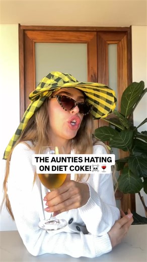 Angelique Daubermann (Lean Body Coach) on Instagram: "Let’s talk sweeteners for a sec sisters 🥤 There is a LOT of fear (and frankly, nonsense) online about artificial sweeteners being “toxic” or “bad for your health”. So what does the science actually say hmm? Based on human research, low-calorie sweeteners are not harmful at normal intakes. Most of the scary claims come from: • animal studies using extreme doses 🐀 • or observational studies that do not prove cause and effect People who alread