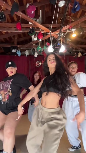 Chlöe Bailey Dance Challenge Explained | Hollywood Movement