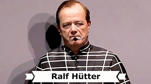 Heute ist der 77. Geburtstag des deutschen Musikers Ralf Hütter, der neben Florian Schneider im Jahr 1970 die Elektropop Band "Kraftwerk" in Düsseldorf gegründet hat. Lieber Ralf, wir gratulieren Dir recht herzlich zum Geburtstag und wünschen Dir für Dein neues Lebensjahr alles Gute.