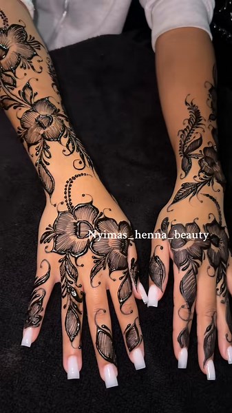 Khaleeji Henna Design Inspiration for Eid Celebrations