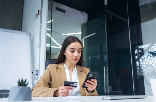 Puis-je faire un virement de 10 000 euros à mon enfant ? - Elle