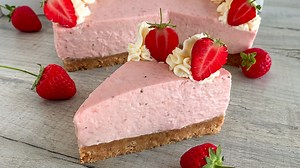 310K views · 6.6K reactions | No-Bake Strawberries & Cream Cheesecake...