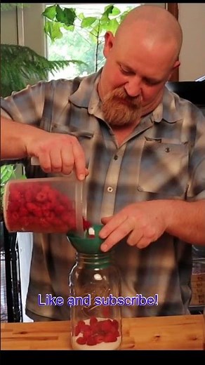 Better Than Store-Bought! 🍓 Easy Raspberry Liqueur Recipe