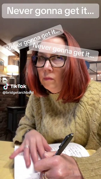 Ever notice how the moment you start embodying your manifestations… all your limiting beliefs suddenly show up for a solo? 🎤✨ That’s totally normal — it’s your subconscious trying to keep you “safe” in what’s familiar. But those old beliefs can’t stand up to your new frequency for long. This is exactly why community is so powerful. When you’re surrounded by others who are consciously manifesting (and a master manifester who’s holding the space😉), you have mirrors, support, and validation every