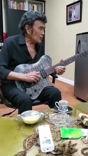 BAHAS SENAR GITAR BARENG DEWA BUDJANA
