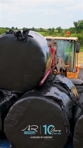 Stacking trailers with the Volvo Shovel #farming #agriculture #arimagery