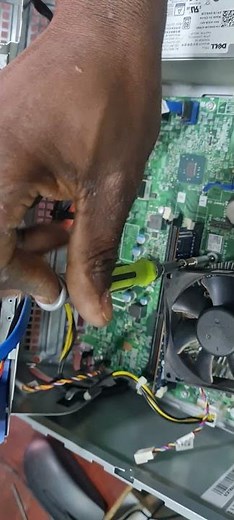 how to screw the cpu fan, The right screw driver