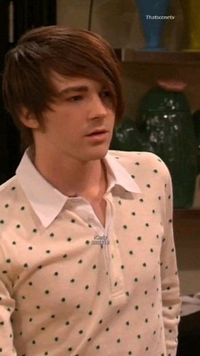 thatscenetv | Drake Bell randomly appearing on iCarly and Victorious Like and follow @thatscenetv #instagram #comedy #reels #instagramreels... | Instagram