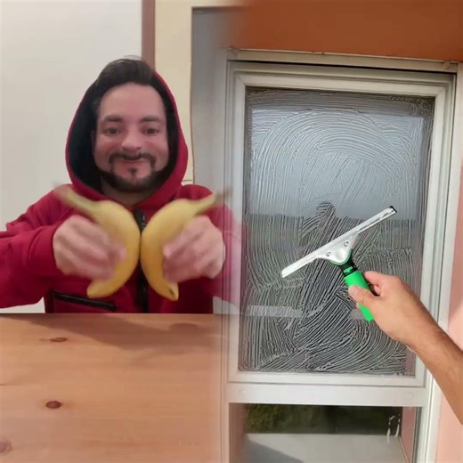 #mercuri_88 #shorts #funny Banana Charger #duet