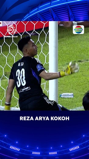 Reza Arya Menyanyikan Tembok Kokoh Pertahanan PSM