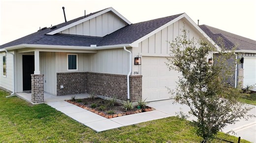 ✨ Move-In Ready in Splendora, TX! ✨ 25766 John Wayne Court $239,990 Plan: Magnolia | 1,378 Sq. Ft. | 3 Bed | 2 Bath | 2-Car Garage Affordable, stylish, and ready for you, this charming Magnolia plan offers the perfect blend of comfort and functionality. With 1,378 thoughtfully designed square feet, this home features 3 bedrooms, 2 full baths, and bright open spaces made for everyday living. You’ll love: 🏡 A welcoming open-concept layout 🍽️ A modern kitchen with great flow and storage 🛏️ A coz