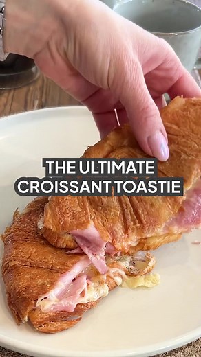 For breakfast, brunch or just a snack - this recipe is what Sundays were made for 🥐 The ProCook Stovetop Sandwich Toaster cooks to perfection, every time. Check out our Sandwich Toaster here https://bit.ly/3HPvynB | ProCook