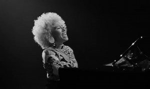 New Video: Emeli Sande – ‘You Are Not Alone’