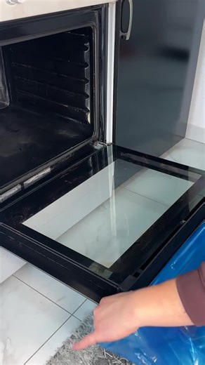 Simple ingredients for oven cleanliness #goviralvideo #fyp #viral_video