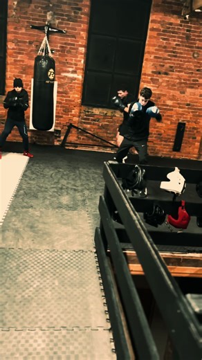 Get fit - lose weight and learn how to box at @apollosboxingandfitness ❤️ Everyone is welcome at Apollos Boxing no matter your age - fitness level or boxing experience ❤️ We have new members starting every day at Apollos so you won’t be alone on your first session ❤️ Claim your FREE trial now and come and join everyone else signing up at Apollos Boxing in Bolton ❤️ #TeamApollos #EveryoneWelcome #BoxingBolton #BoxingGreatLever ❤️🇬🇷🐒