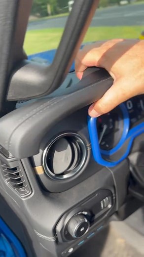 15K views · 71 reactions | I didnt find the screw 梁 #jeep #radio #howto | Brandon Haneline | Facebook