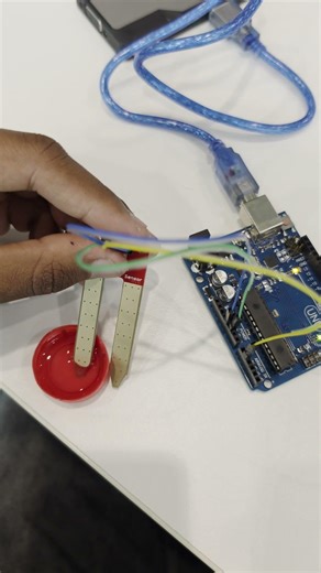 SIT111 | MOISTURE SENSOR CONTROL IN ARDUINO