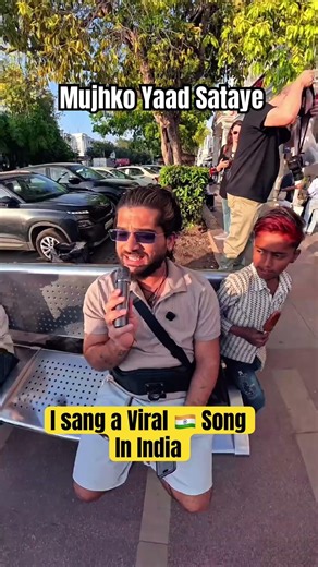 I sang Mujhko Yaad Sataye in public 🇮🇳😱 #bollywood #India #himeshreshammiya #publicreaction