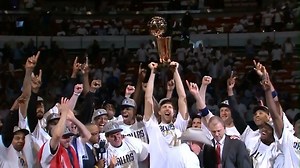 68K views · 4K reactions | 8年前的今天，Dirk Nowitzki率領獨行俠以105比95拿下Game 6，總冠軍系列賽以4比2擊敗由LeBron James、Dwyane Wade和Chris Bosh所領軍的熱火勇奪隊史首冠。 Dirk Nowitzki也以場均26分9.7籃板的成績，獲選為2011總冠軍賽MVP。 | NBA Taiwan | Facebook