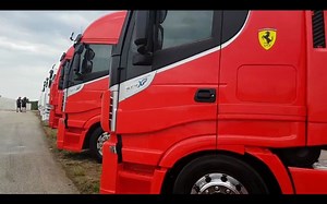 F1车队法拉利车队运输车 大家看看都是什么品牌？