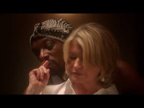 Martha Stewart and Snoop Dogg Re-enacting Ghost