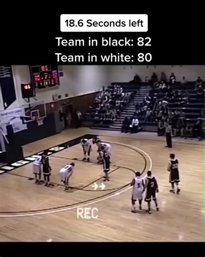 This might be the wildest 18 seconds of basketball I’ve ever seen 😳