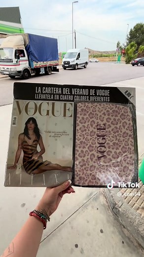 Revista Vogue Julio 2025: Moda y Estilo Veraniego