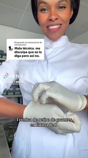 Técnica de Retiro de Guantes en Forma de 8 para Enfermería
