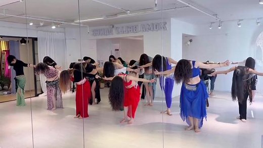 zoma老师年度最难classic《灰烬》终于开始教了。大爱😍😍#东方舞肚皮舞 #爱舞蹈爱生活 #跳舞使我快乐 #最美东方舞 #跳舞可以忘记一切烦恼