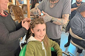 Kinderdarsteller im Musical Tarzan aus Löchgau: Kleiner Tarzan kommt aus dem Kreis