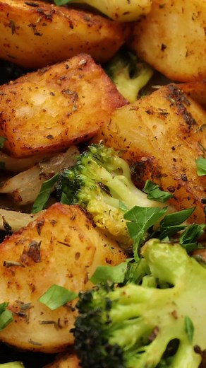Easy Air Fryer Broccoli and Potatoes Recipe