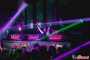 Yangon police raid ‘Brave Bar,’ arrest 250 clubbers | Coconuts