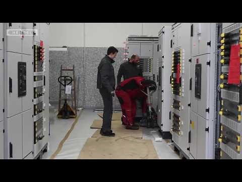 Niederspannungs-Schaltanlagen - Montage / Low-voltage switchgear assembly - Installation
