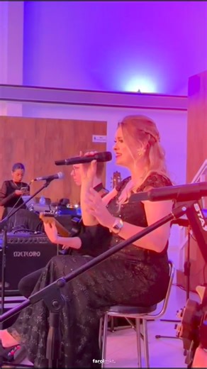 Grupo Flashback on Instagram: "🎶✨ Já sentiu essa energia daí? Porque aqui é impossível ficar parado! 😎🔥 O Grupo Flashback entrega exatamente o que todo mundo ama: música boa, vários estilos, performance contagiante e uma vibe que domina o público do começo ao fim. 💥🎤 Cada show é um espetáculo à parte: luz, som, presença e aquela nostalgia que mistura hits antigos com a animação dos clássicos que nunca saem de moda. 🎵🕺💃 Se é para curtir, é com Grupo Flashback! Aperta o play e sente essa e