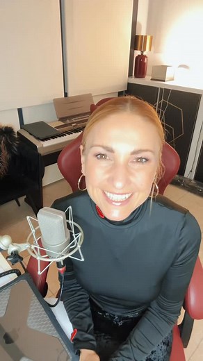 „Halloween ist doch nur Spaß…“ Aber was, wenn dahinter mehr steckt, als er denken? 🤔 In diesem Video spreche ich ehrlich darüber, warum ich Halloween nicht feiere. Nicht aus Angst, sondern aus Überzeugung. 🫶 #halloween #31oktober #dunkelheit #glaube #reeloftheday #viral | Déborah Rosenkranz