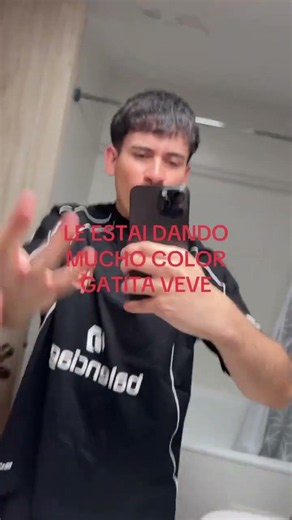LE ESTAI DANDO MUCHO COLOR GATITA VEVE