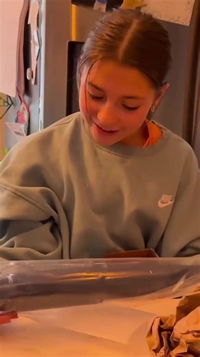 🚨 Bat Review with Payton 🚨 Developed in collaboration with All-American Texas Tech standout Taylor Pannell the Noble Heavy Trainer Bat and Sweet Spot Bat is engineered to build bat speed, strength and barrel control without compromising swing mechanics. Designed specifically for female athletes with a thinner handle and softball style barrel, this trainer adds intentional resistance, helping develop power through the zone and a more efficient, connected swing. Head to our site and check it out