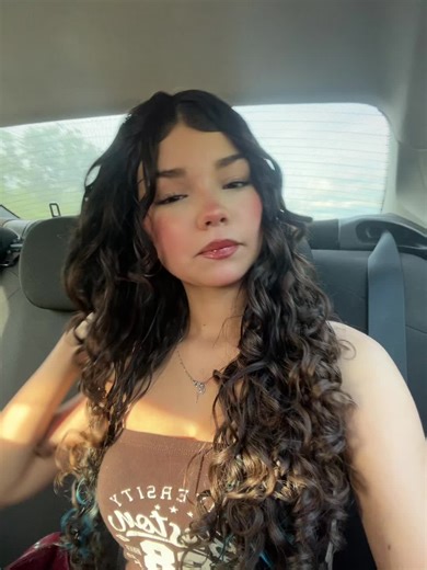 Os vídeos de saske (@sasahkys) com original sound - lyricsaudio2