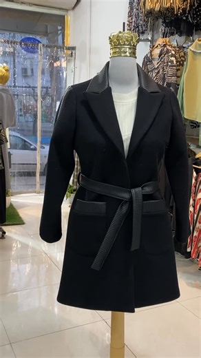 ‎گالری قشنگه‎ on Instagram‎: "کت فوتر چرم کرکره ای سایز:۴۰تا۵۰ قیمت: @ghashangeh.khoy #استایل_شیک #خاص #خاص_پسندها❤️ #زیبایی #شیک"‎