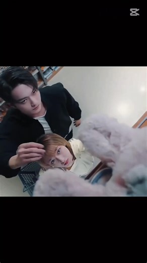 Small Girl & Tall Boy😍😘 #shorts #foryou #shortsfeed #trending #youtubeshorts #fallingintoyoursmile