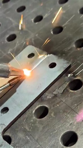 ANYTEK on Instagram: "Choosing right pattern for welding 🔺⭕️➖yes our guns can wobble instead of others to make you shiny and pretty finish #laser #laserweld #laserwelding #laserwelder"