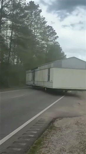 Towing mobile home
