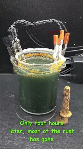 Rust removal using electrolysis. #chemistry #lab #experiment
