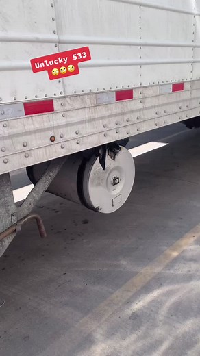 #trucklife #usa #foryou #foryoupage #truckdriver 😌🙂🙂