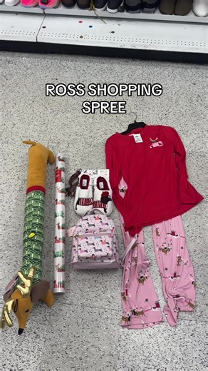 Nothing beats a 7AM @Ross Dress for Less shopping spree a week before Christmas 🤗🛍️🎄❣️🎁 #rossfinds #christmas #dachshund #shopwithme #weeniedog