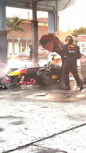 Car Wash 🤝 Pit Crew | Oracle Red Bull Racing