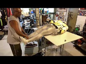 DIY FULL BODY MUSCLE SUIT FOR BATMAN COSPLAY