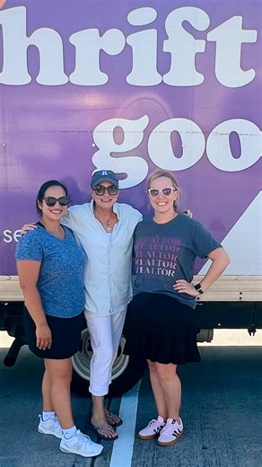 🍁 Our 2025 Fall Community Donation Day is in the books! Thank you so much to everyone who came out and donated to support ThriftWise, benefiting the Fort Bend Women’s Center. I hope we helped you declutter and clear out your spaces — all while supporting a cause near and dear to my heart. ❤️ We passed out over 40 pies to our generous neighbors who donated their household goods! 🥧 See you again in the spring, neighbors, for our Spring Donation Day! 🌷 Fort Bend community • giving back • neighbo